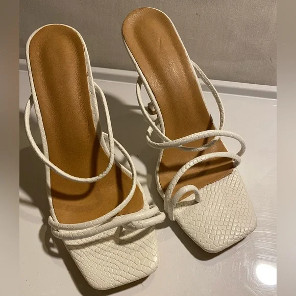 Sandals - Picture 2 of 3